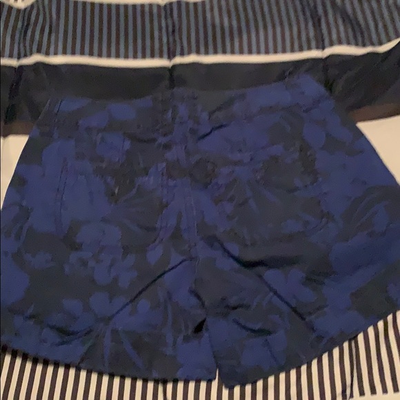 Floral Shorts - Picture 2 of 2